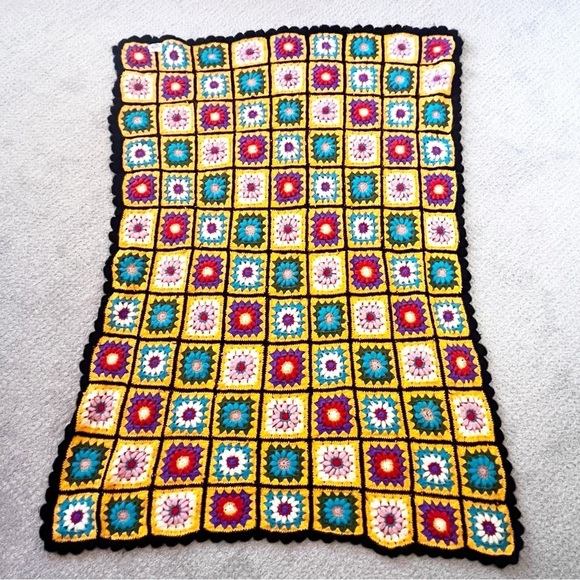 Vintage 70s Crochet Afghan Blanket Yellow Bright Granny Square Throw Lightweight - Picture 10 of 12